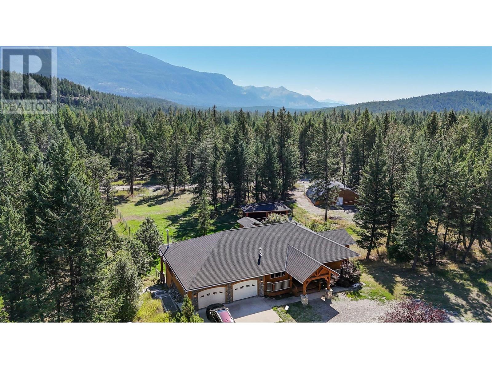 630 Green Road, Canal Flats, British Columbia  V0B 1L0 - Photo 10 - 10350240