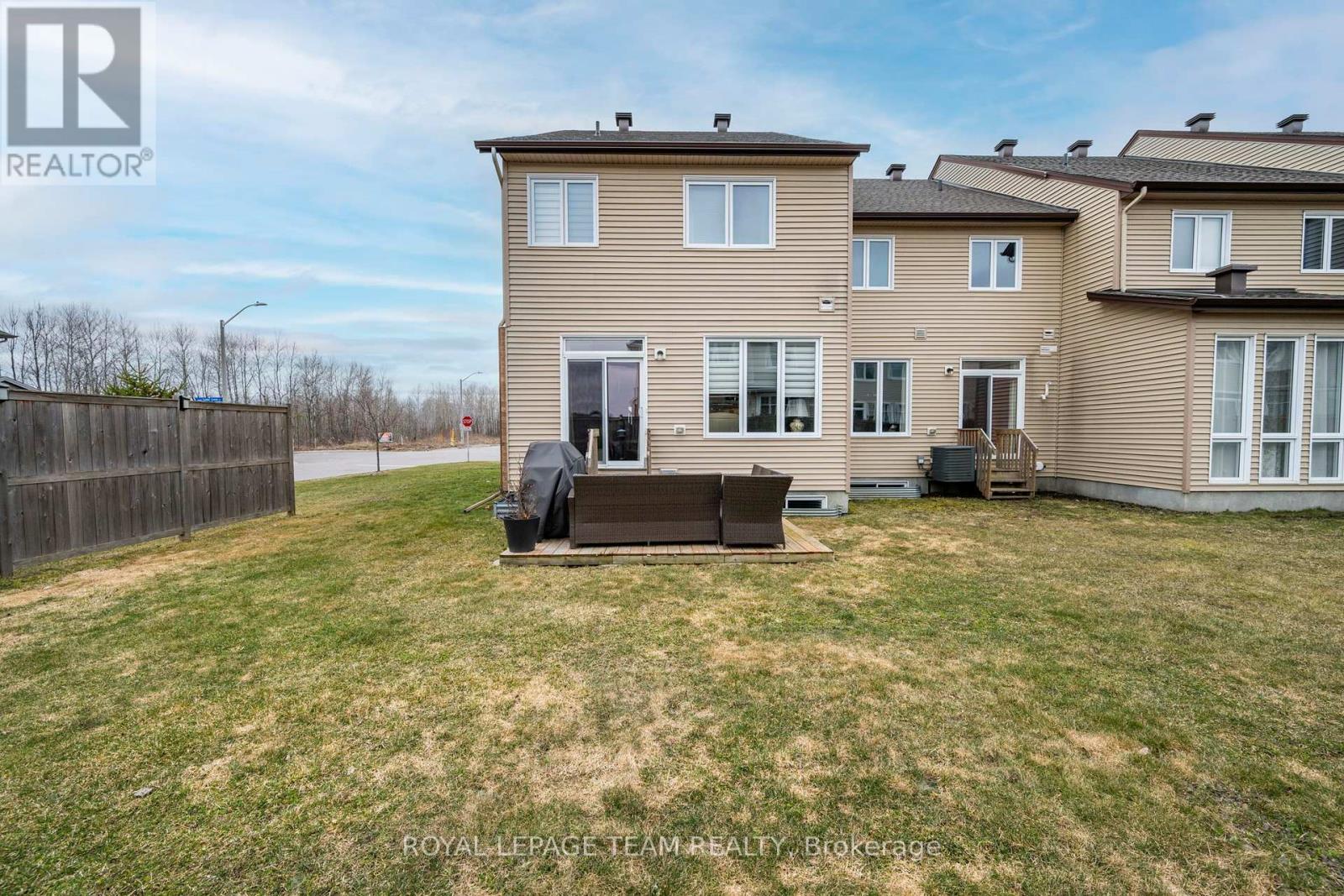 844 Cedar Creek Drive, Ottawa, Ontario  K1T 0B3 - Photo 25 - X12186776