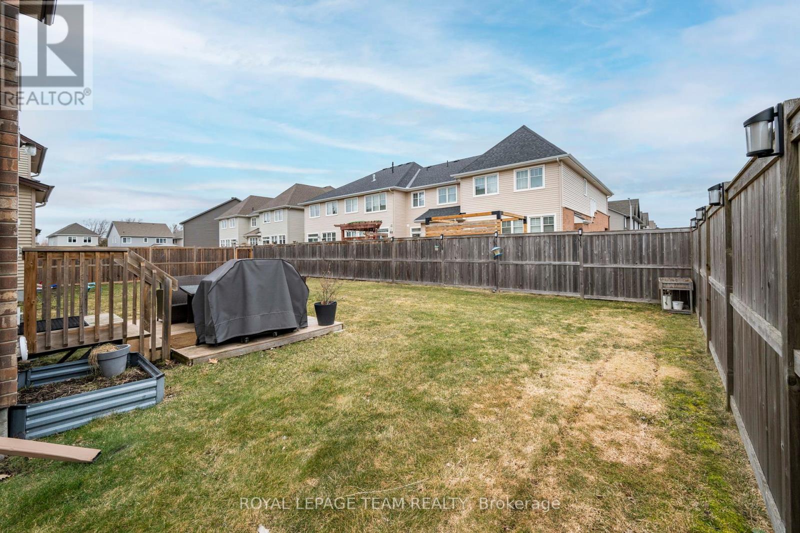 844 Cedar Creek Drive, Ottawa, Ontario  K1T 0B3 - Photo 27 - X12186776