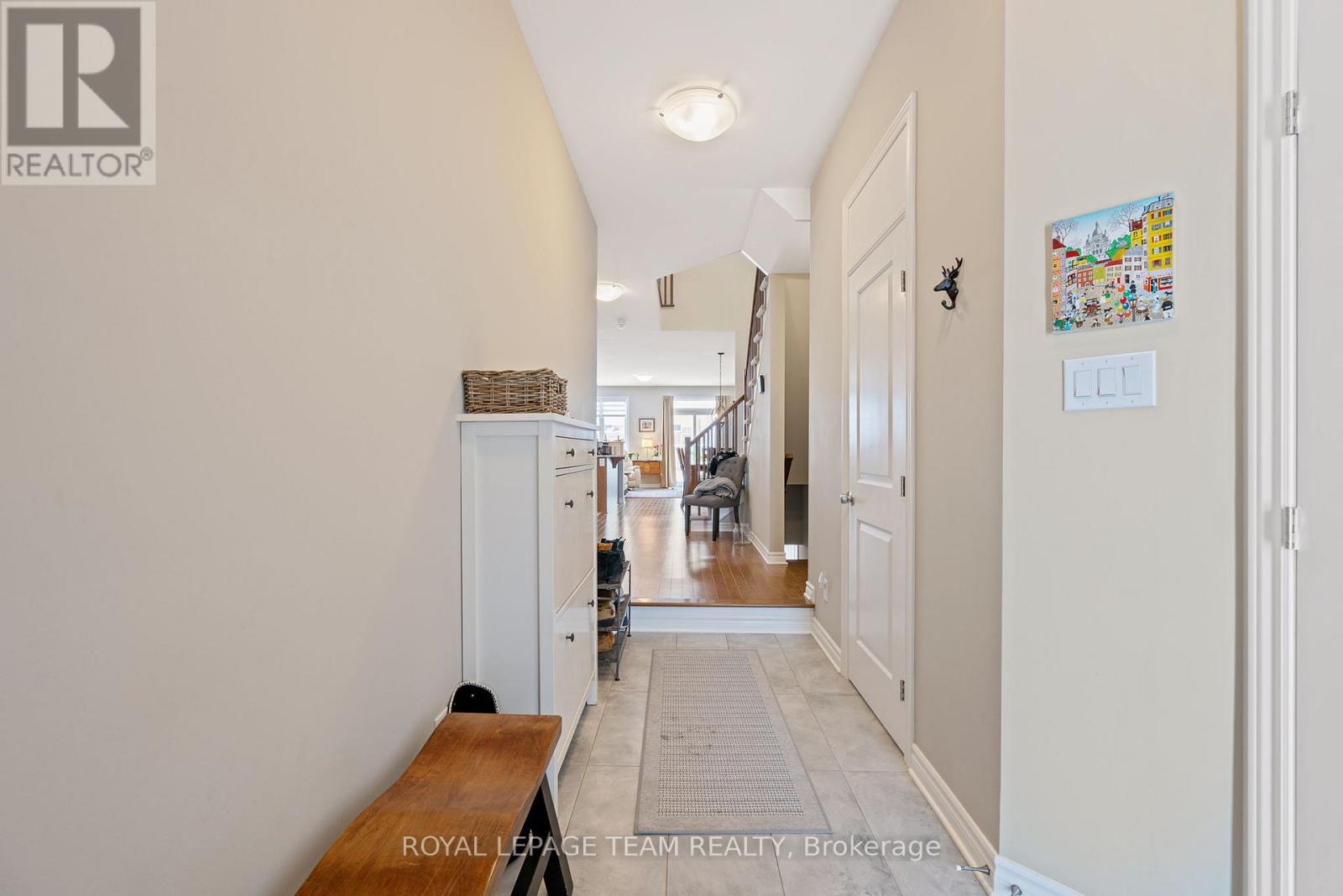 844 Cedar Creek Drive, Ottawa, Ontario  K1T 0B3 - Photo 4 - X12186776