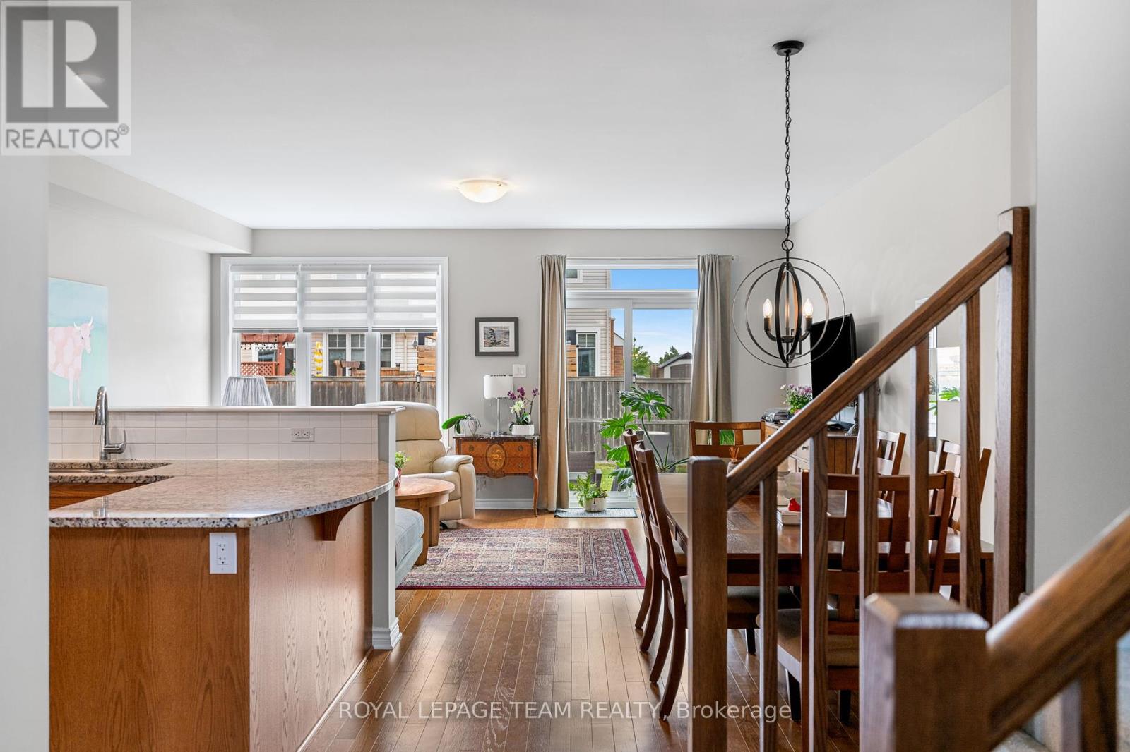 844 Cedar Creek Drive, Ottawa, Ontario  K1T 0B3 - Photo 5 - X12186776