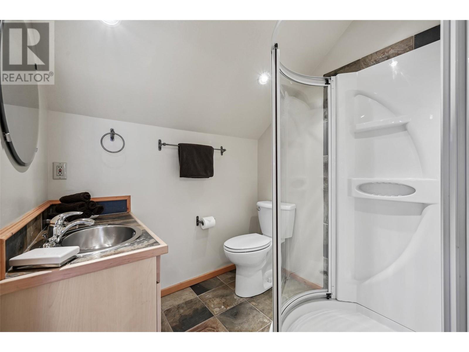 6975 Columbia Ridge Drive, Fairmont Hot Springs, British Columbia  V0B 1L1 - Photo 54 - 10335755