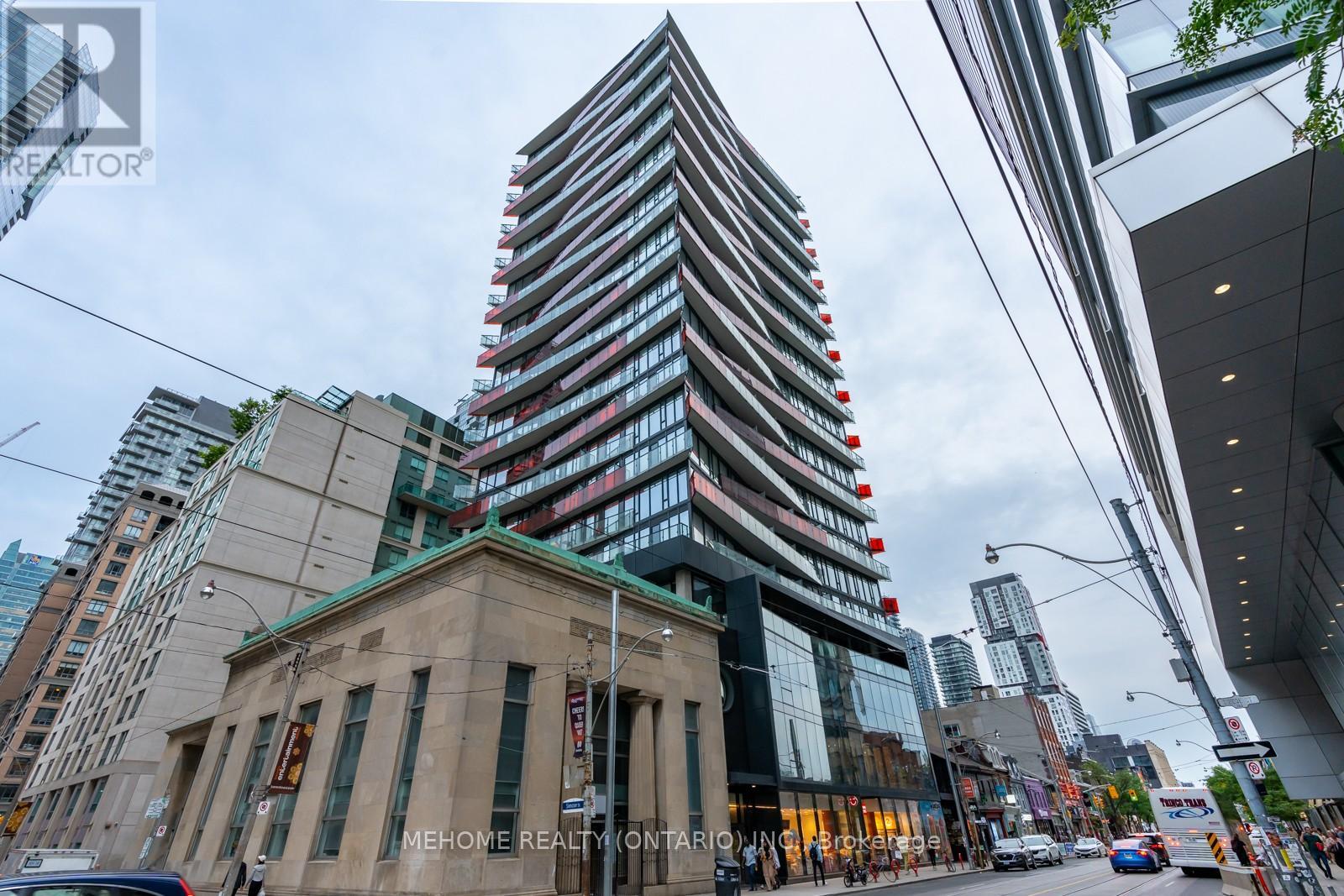 1005 - 215 QUEEN STREET W, Toronto, Ontario