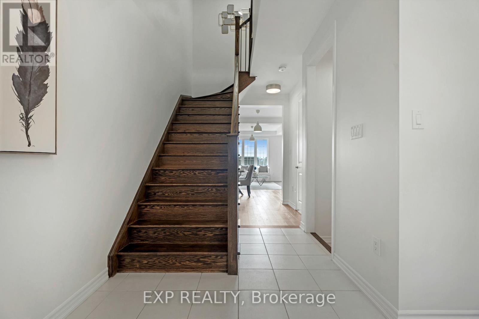 120 Kaitting Trail, Oakville, Ontario  L6M 5K8 - Photo 4 - W12186740