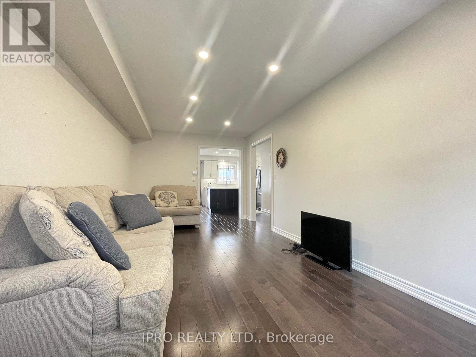 48 - 2187 Fiddlers Way, Oakville, Ontario  L6M 0L6 - Photo 9 - W12186743