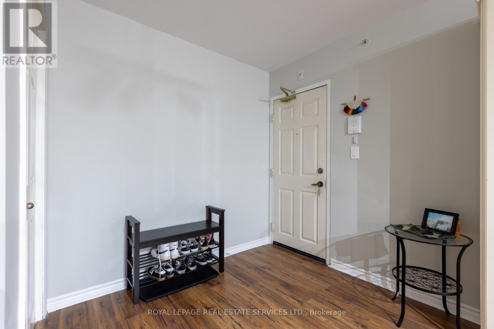 107 - 4013 Kilmer Drive, Burlington, Ontario  L7M 4M3 - Photo 4 - W12186784