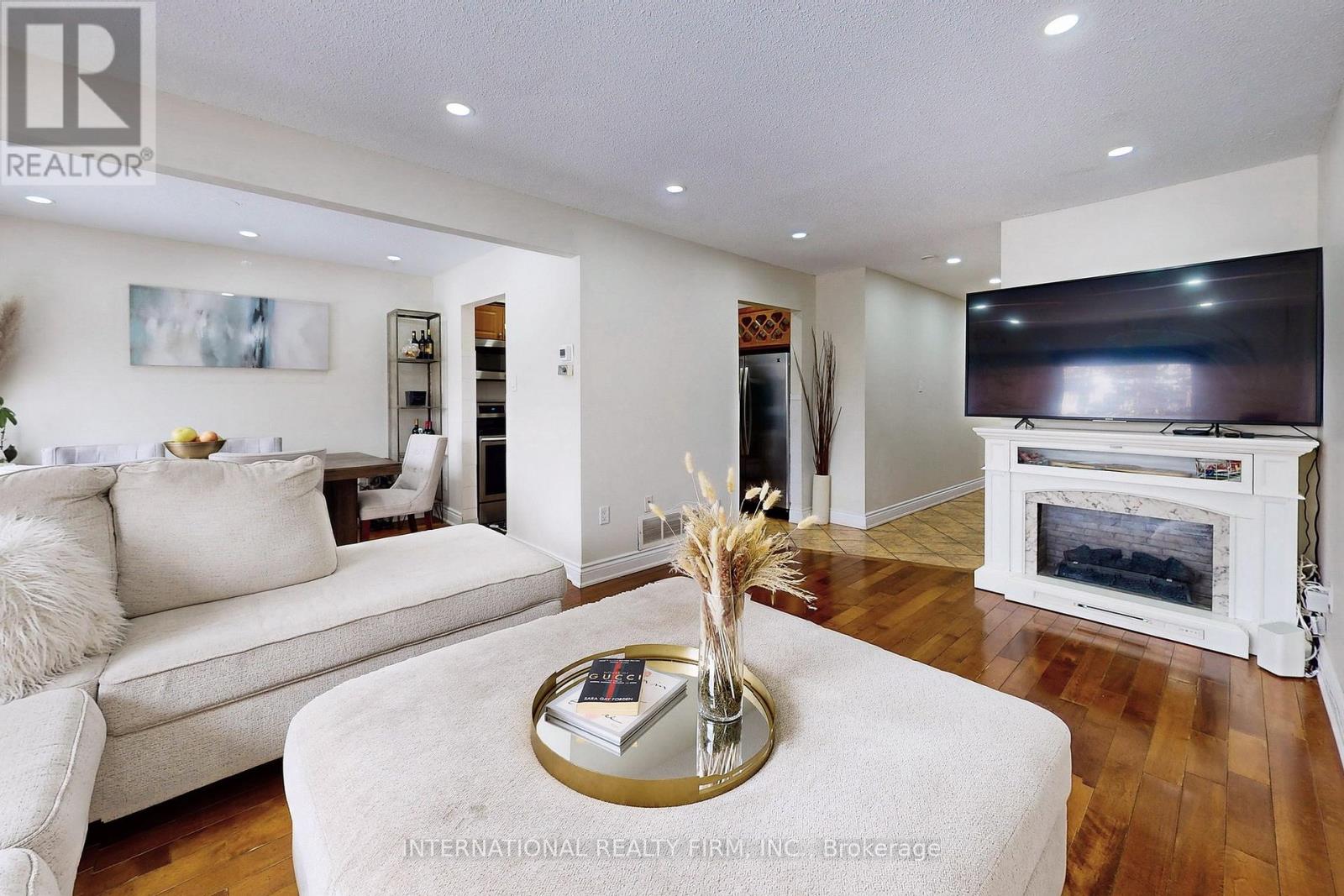 62 - 60 Hanson Road, Mississauga, Ontario  L5B 2P6 - Photo 12 - W12186787