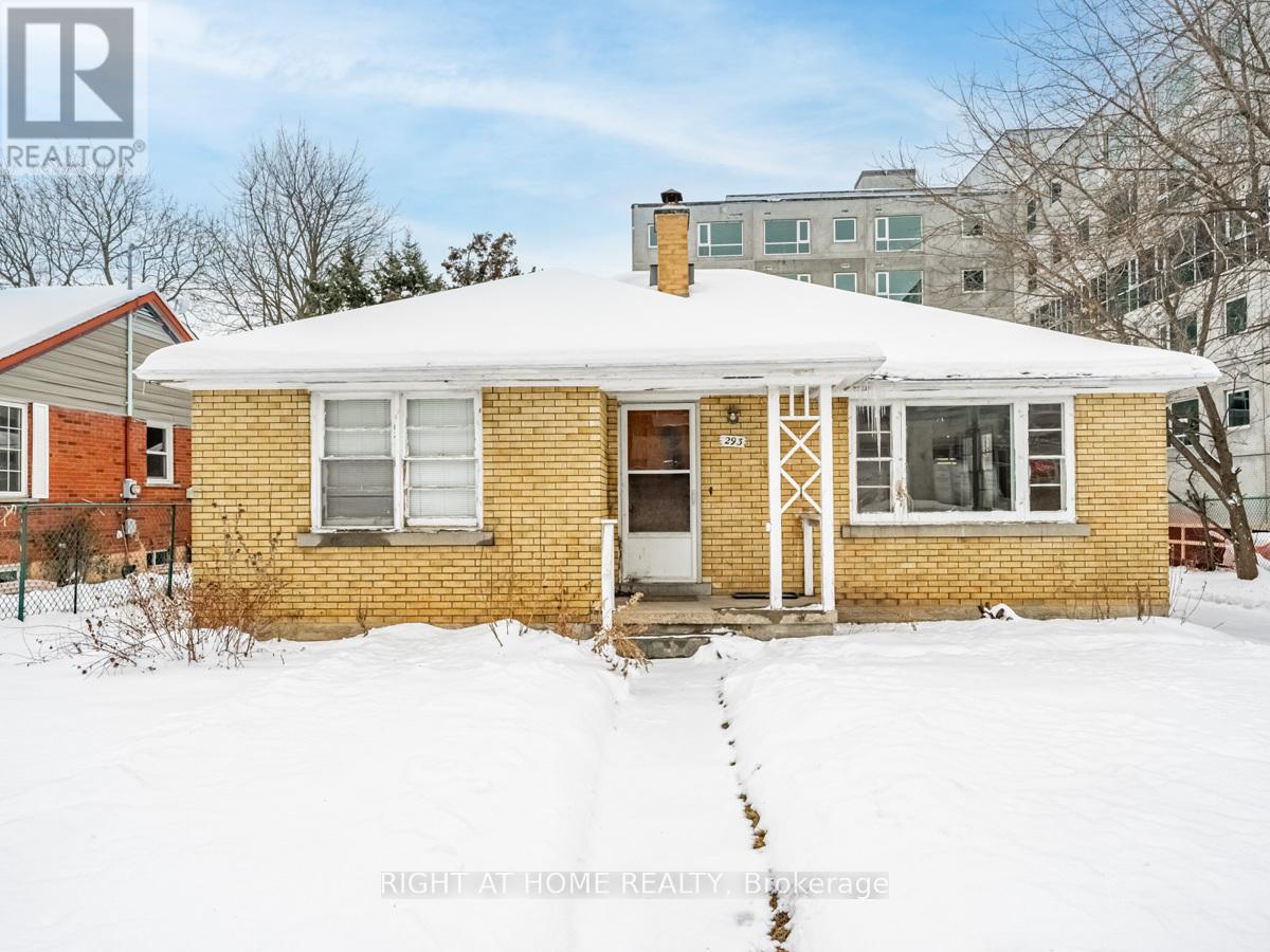 293 Albert Street, Waterloo, Ontario  N2L 3T9 - Photo 1 - X12186754