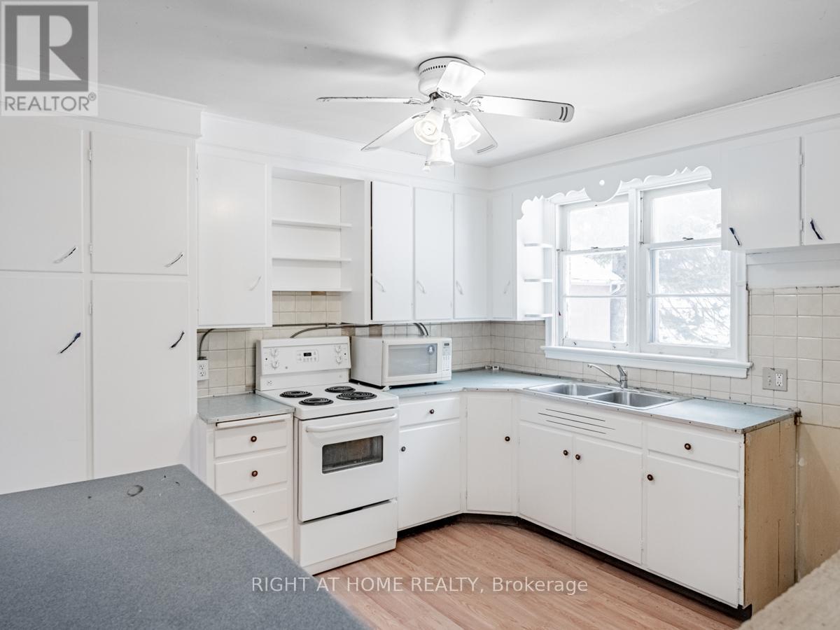 293 Albert Street, Waterloo, Ontario  N2L 3T9 - Photo 14 - X12186754