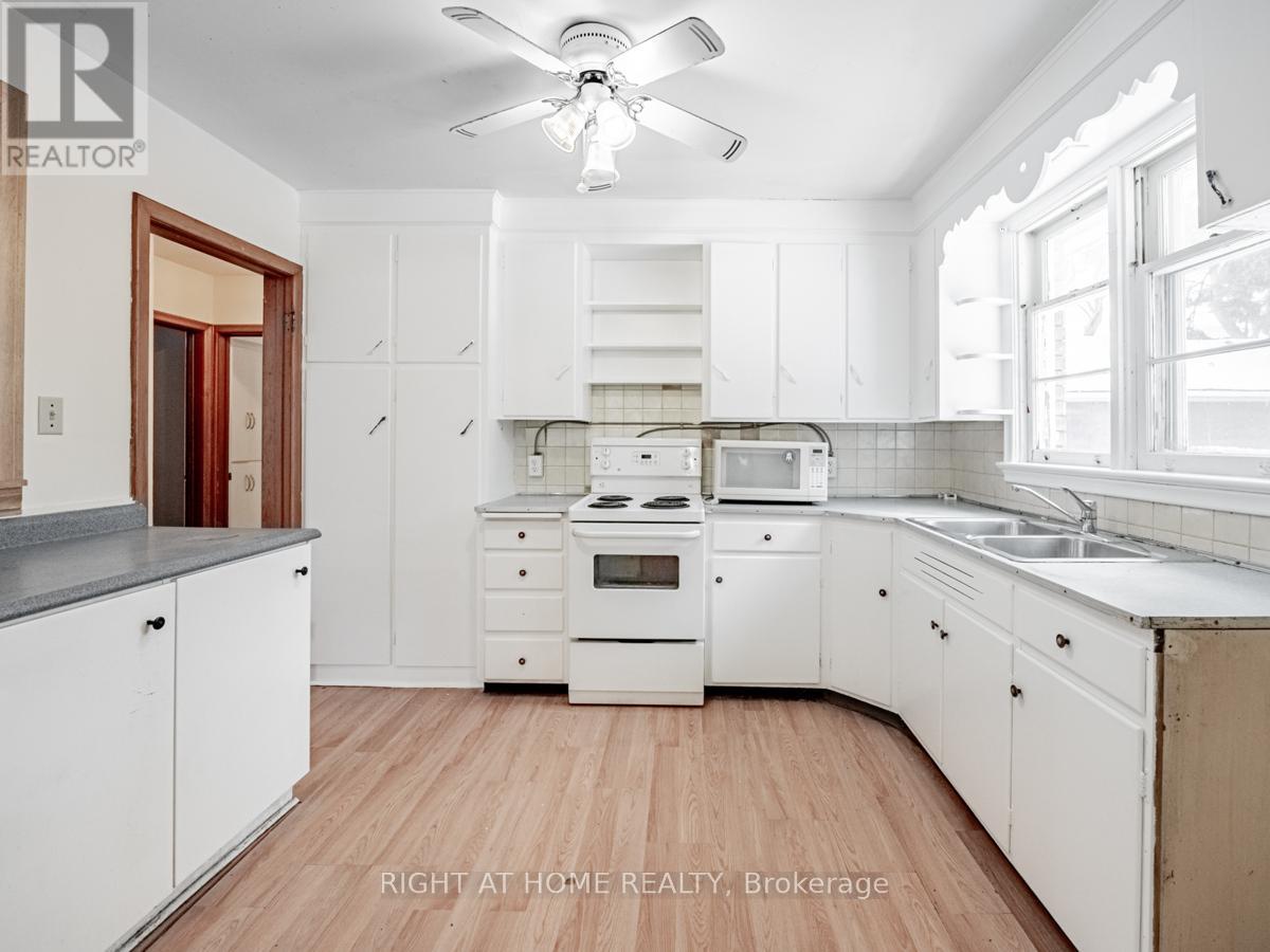 293 Albert Street, Waterloo, Ontario  N2L 3T9 - Photo 16 - X12186754