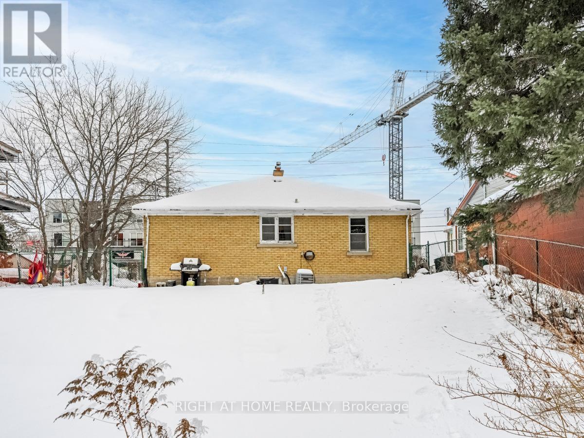 293 Albert Street, Waterloo, Ontario  N2L 3T9 - Photo 37 - X12186754