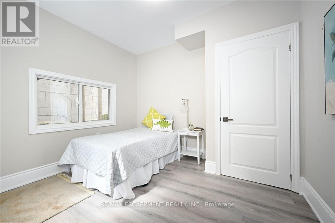 31 Greenaway Avenue, Hamilton, Ontario  L8L 6C3 - Photo 15 - X12186761
