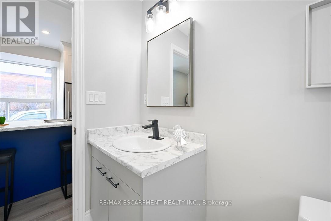 31 Greenaway Avenue, Hamilton, Ontario  L8L 6C3 - Photo 17 - X12186761