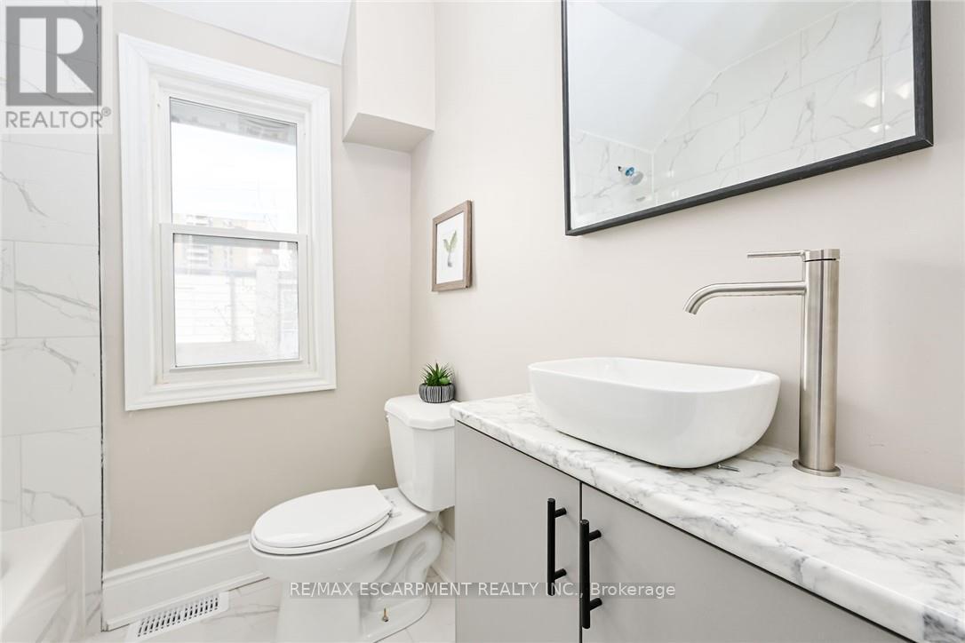 31 Greenaway Avenue, Hamilton, Ontario  L8L 6C3 - Photo 29 - X12186761