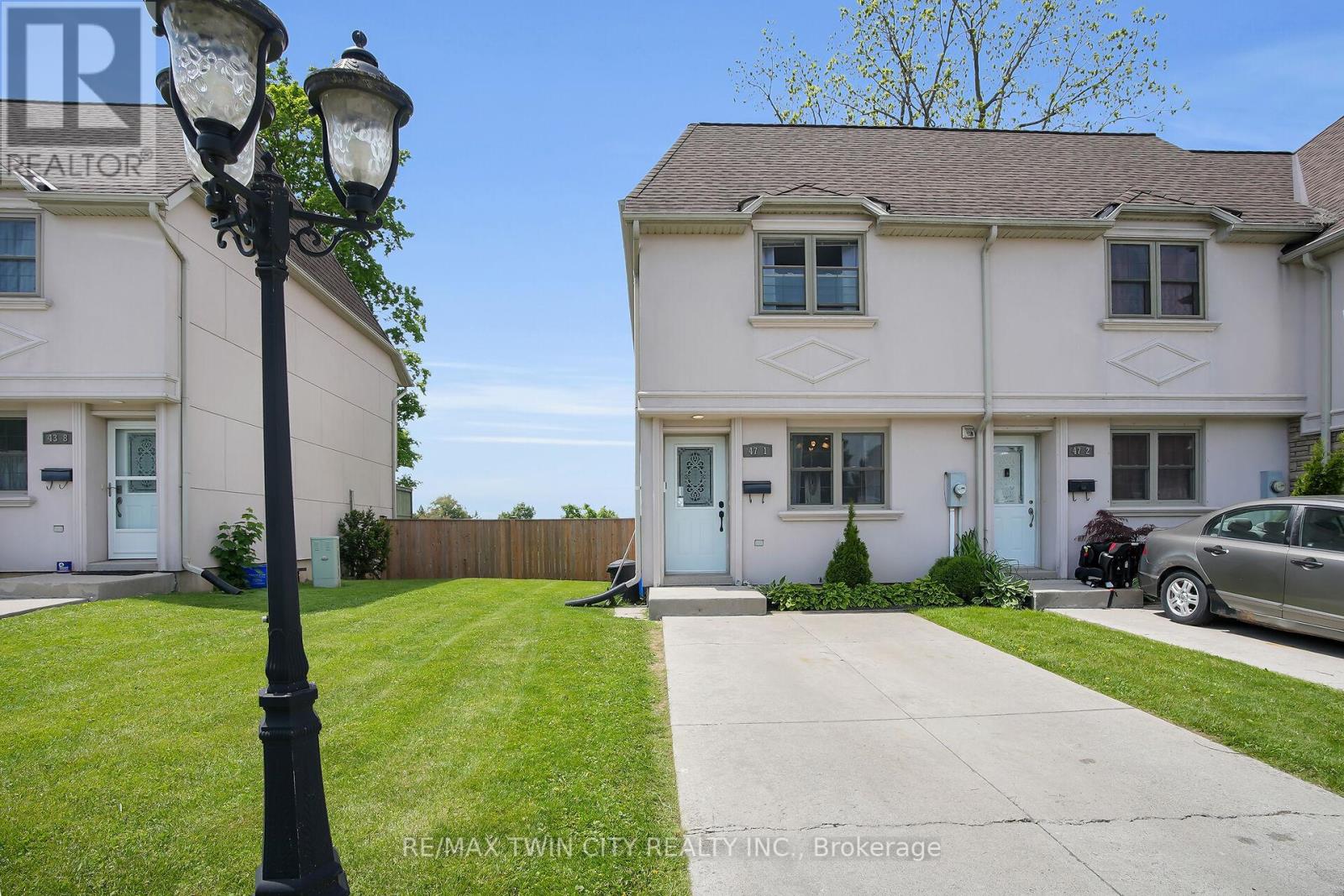 1 - 47 Blandford Street, Woodstock, Ontario  N4S 7H7 - Photo 2 - X12186763