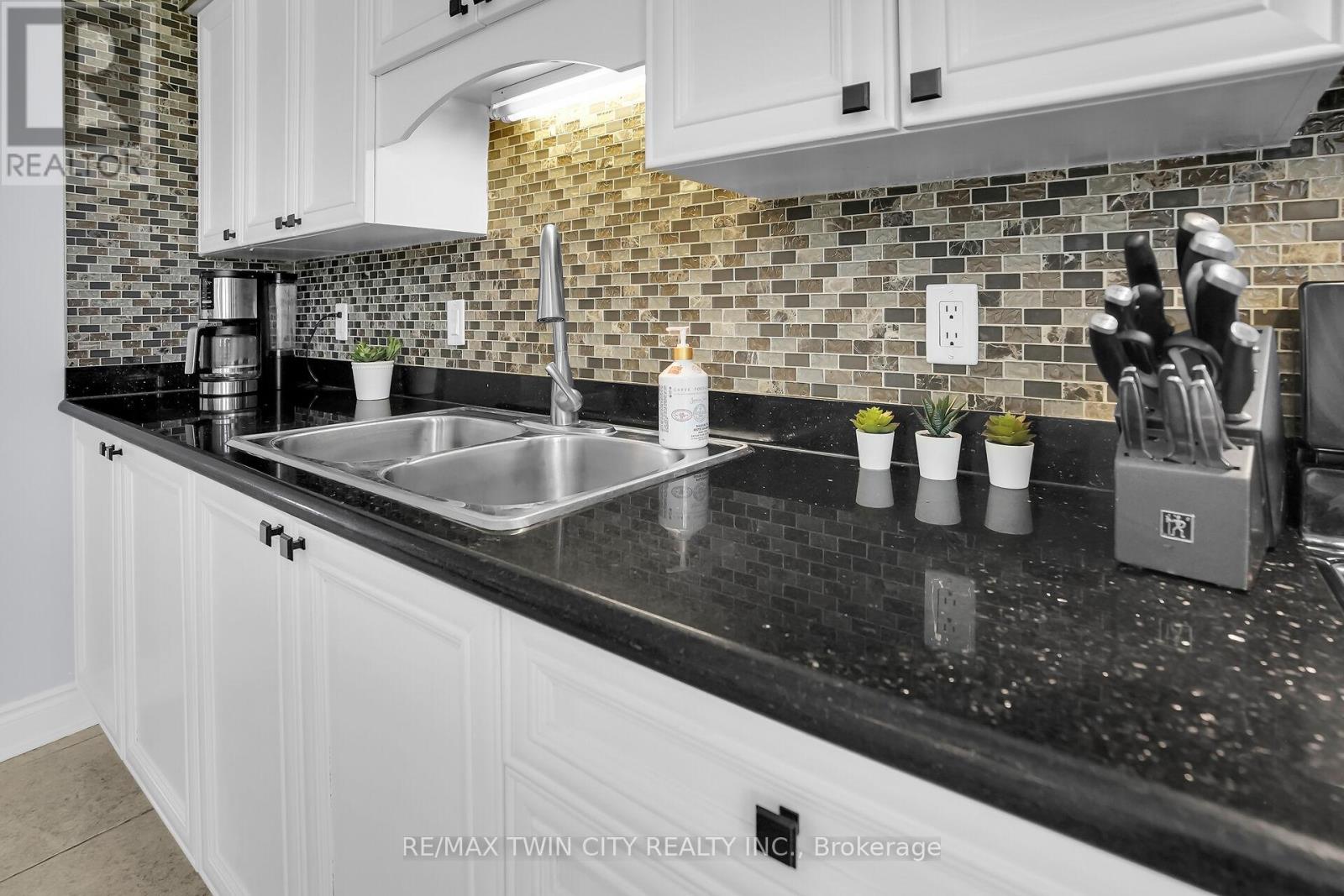 1 - 47 Blandford Street, Woodstock, Ontario  N4S 7H7 - Photo 6 - X12186763