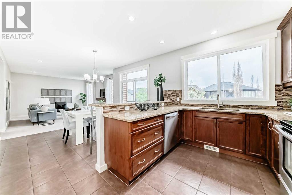 Property at 479 Evergreen Circle SW image 4