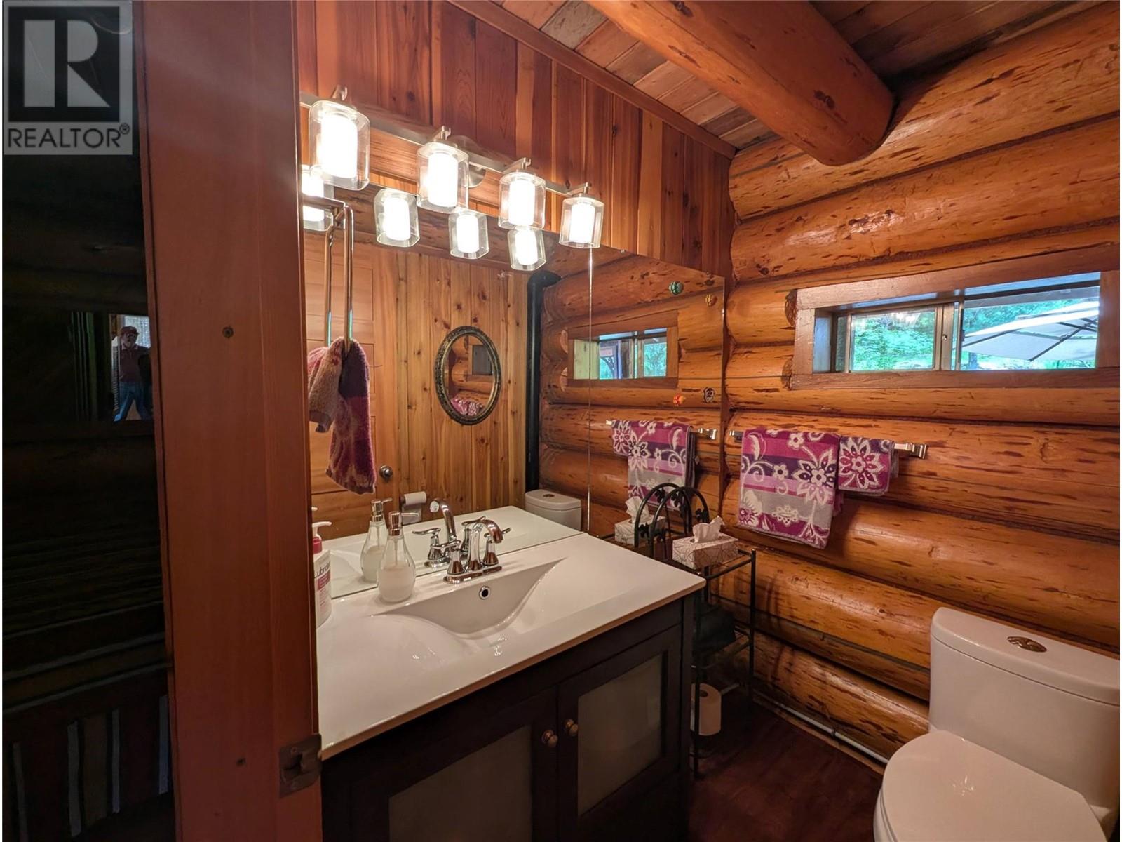 1363 Bourne Crescent, Seymour Arm, BC V0E2V2