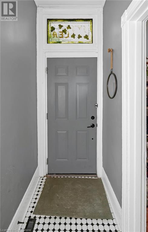 Property at 29 EMERALD Street N image 3