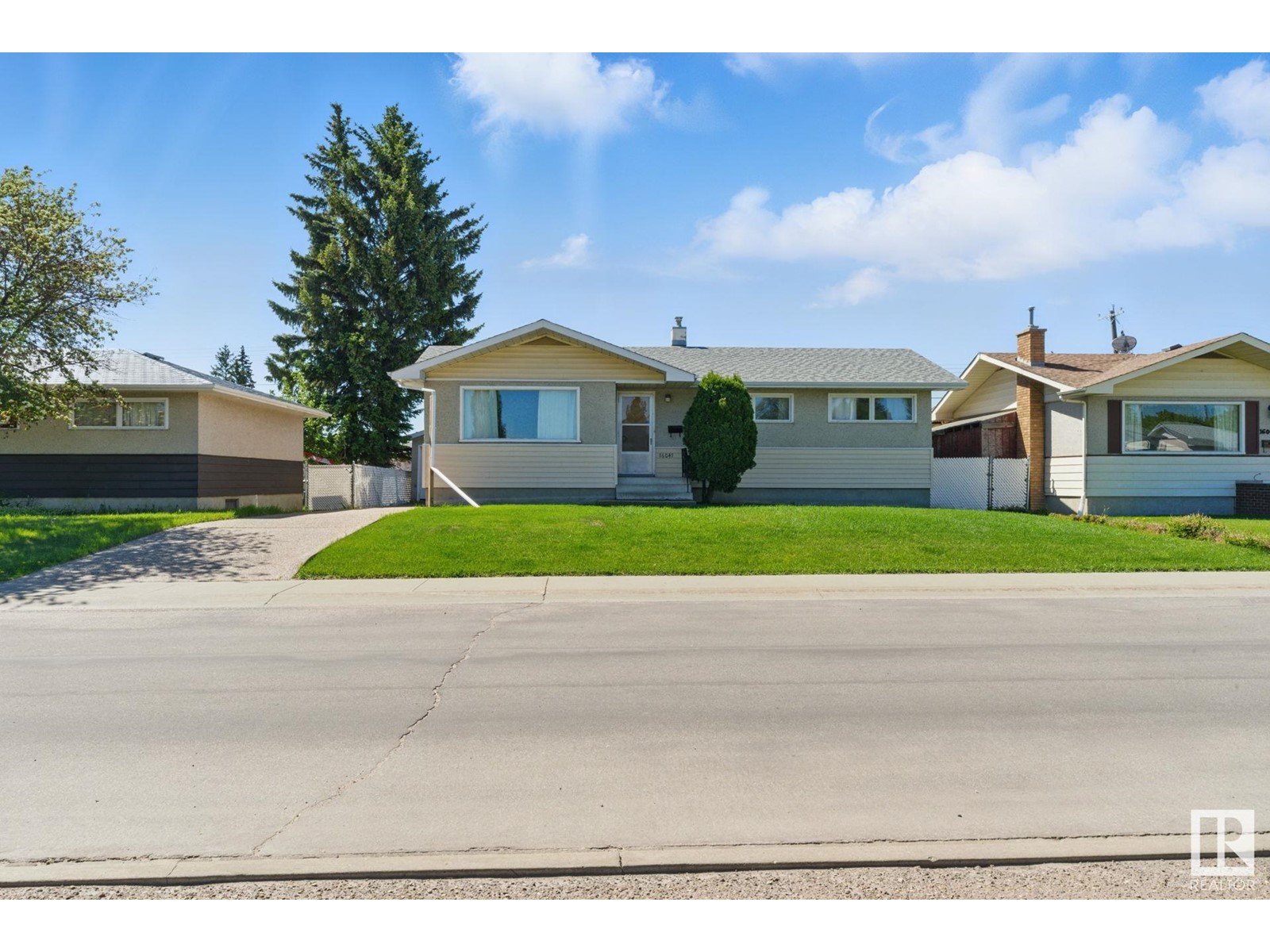 Property at 16041 95 AV NW image 1