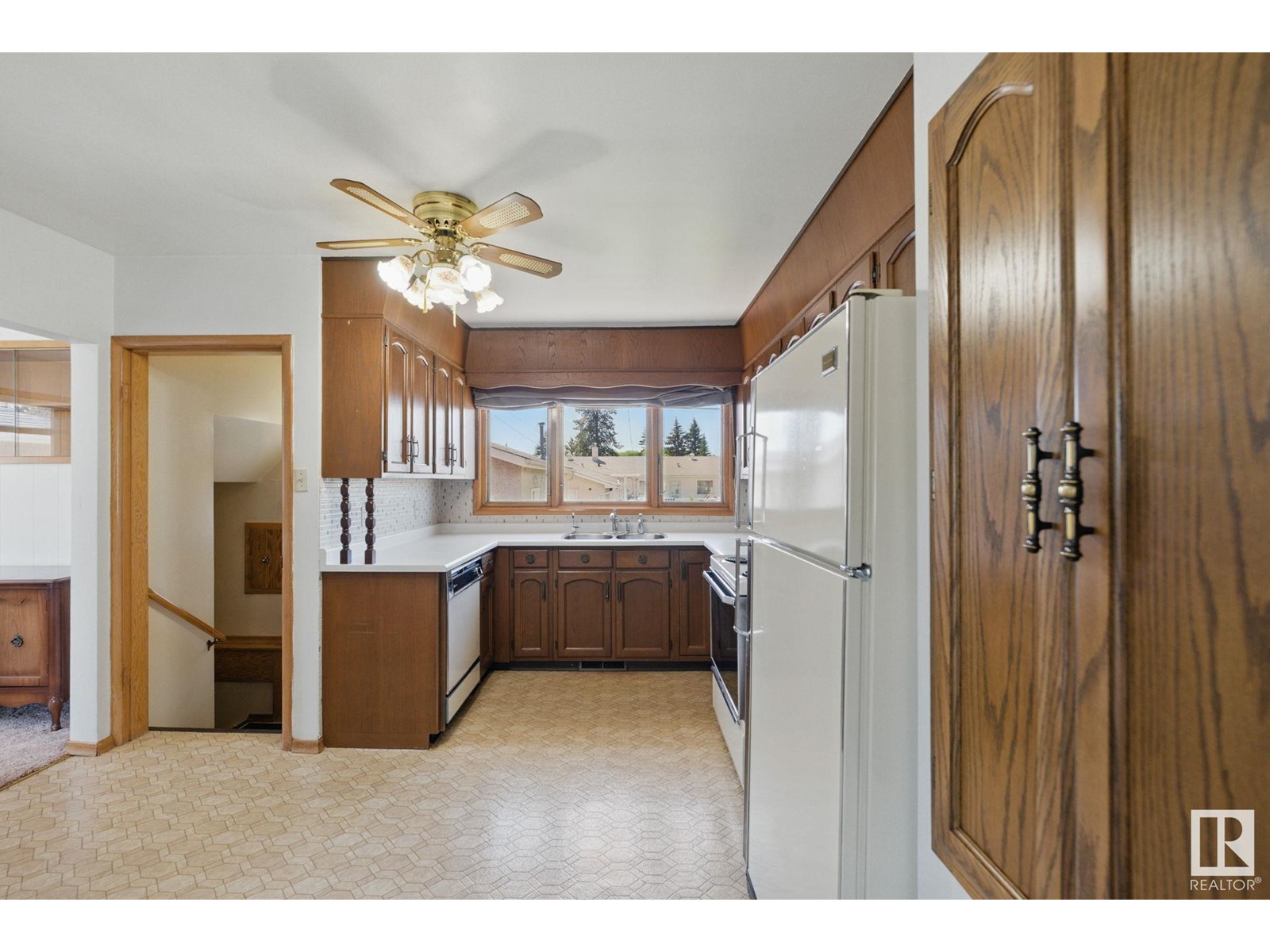16041 95 Av Nw, Edmonton, Alberta  T5P 0A8 - Photo 8 - E4439707