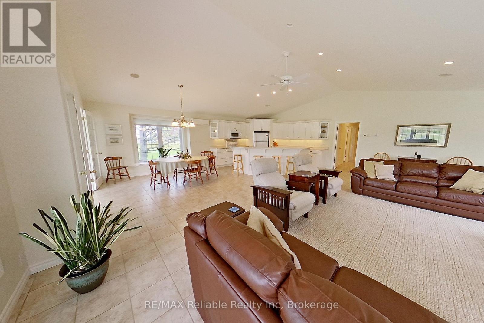 74318 Homestead Heights Drive, Bluewater, Ontario  N0M 2T0 - Photo 9 - X12186807