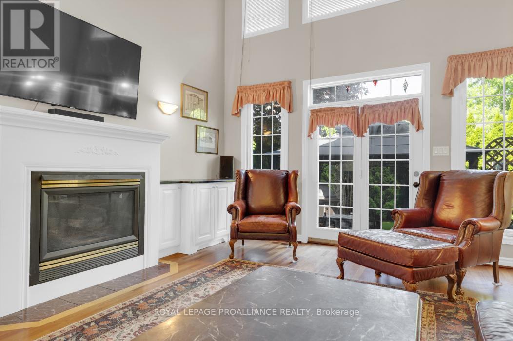 39 Grosvenor Drive, Belleville (Belleville Ward), Ontario  K8P 5K3 - Photo 22 - X12096929