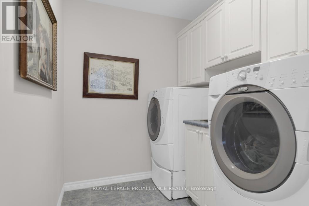 39 Grosvenor Drive, Belleville (Belleville Ward), Ontario  K8P 5K3 - Photo 28 - X12096929