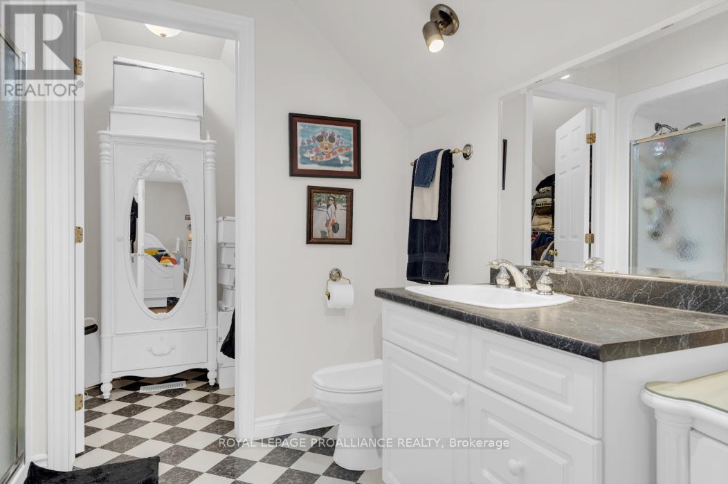 39 Grosvenor Drive, Belleville (Belleville Ward), Ontario  K8P 5K3 - Photo 37 - X12096929