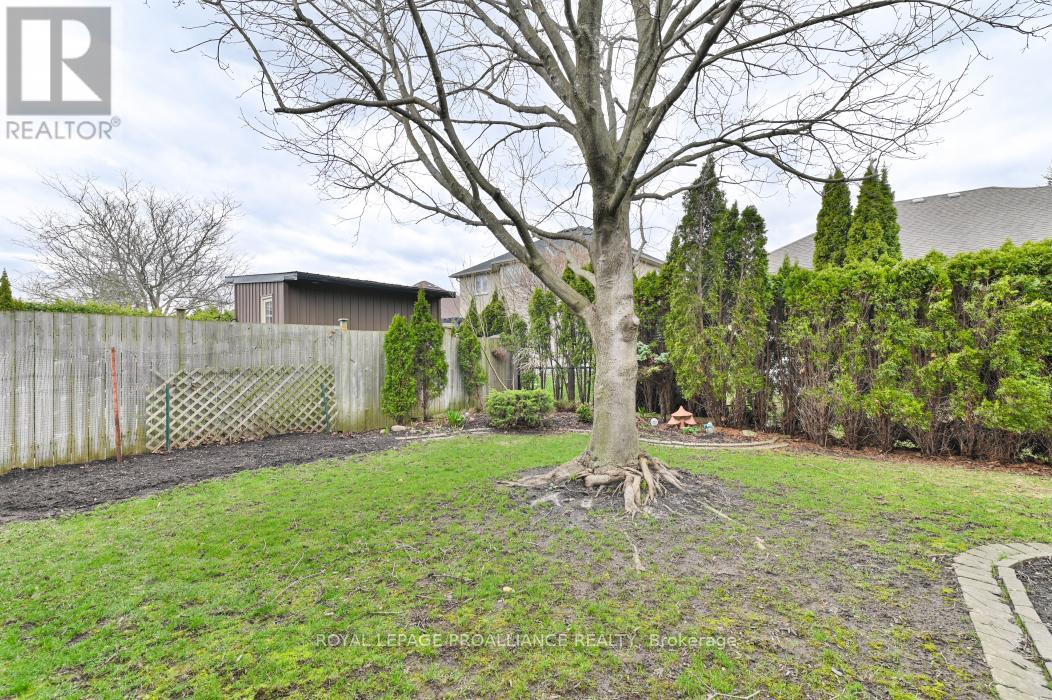 39 Grosvenor Drive, Belleville (Belleville Ward), Ontario  K8P 5K3 - Photo 34 - X12096929