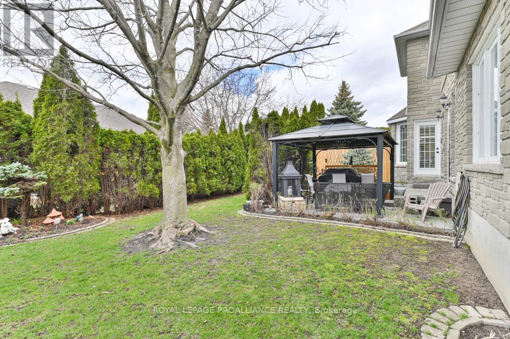 39 Grosvenor Drive, Belleville (Belleville Ward), Ontario  K8P 5K3 - Photo 43 - X12096929