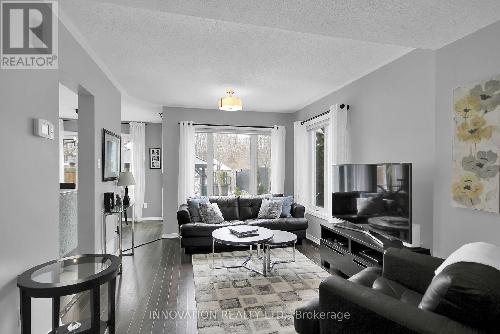 109 Blackdome Crescent, Ottawa, Ontario  K2T 1B1 - Photo 5 - X12171511