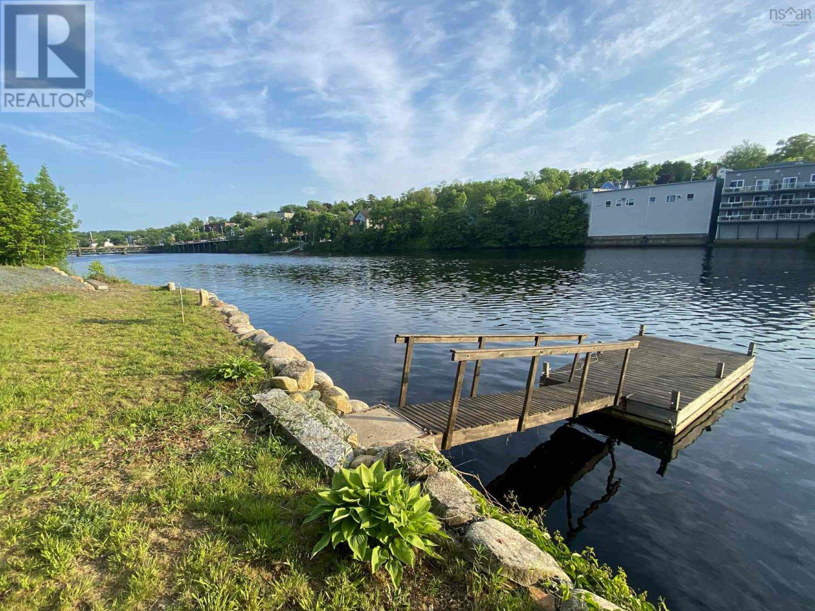 Property at 553 LAHAVE Street image 3