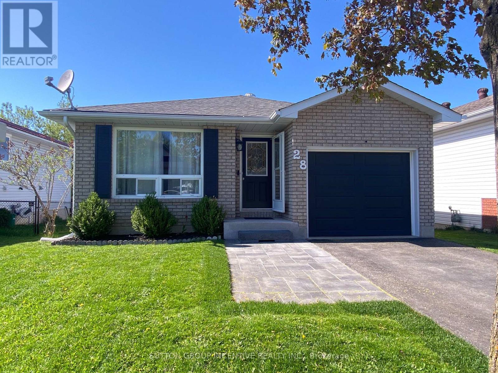 28 COURTNEY CRESCENT, Orillia, Ontario