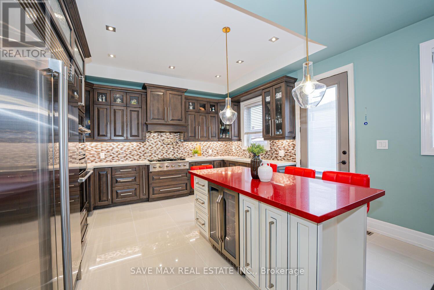 23 Hillcrest Avenue, Brampton (Queen Street Corridor), Ontario  L6W 1Y7 - Photo 13 - W12186793