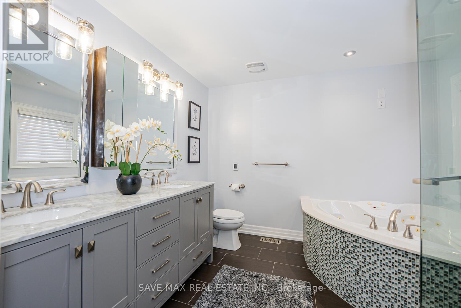 23 Hillcrest Avenue, Brampton (Queen Street Corridor), Ontario  L6W 1Y7 - Photo 20 - W12186793