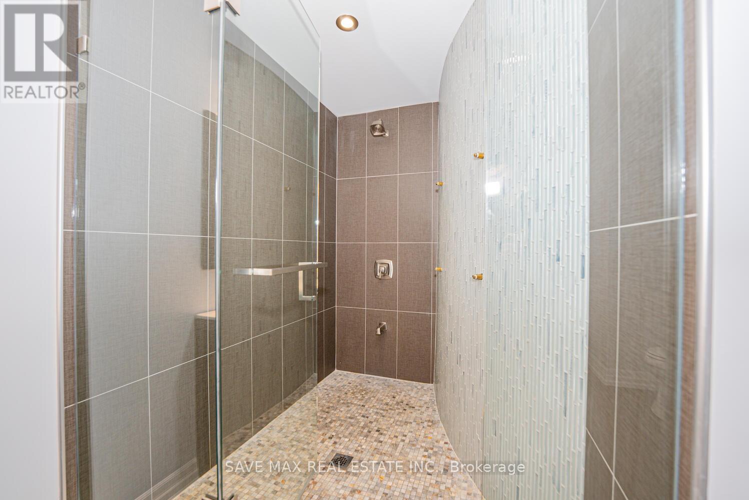 23 Hillcrest Avenue, Brampton, Ontario  L6W 1Y7 - Photo 31 - W12186793