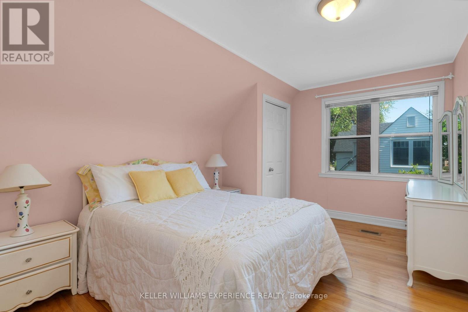 1202 Greening Avenue, Mississauga, Ontario  L4Y 1H5 - Photo 17 - W12186815