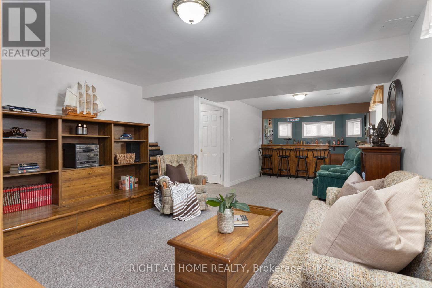15 Midland Drive, Kawartha Lakes (Lindsay), Ontario  K9V 6B9 - Photo 27 - X12186823