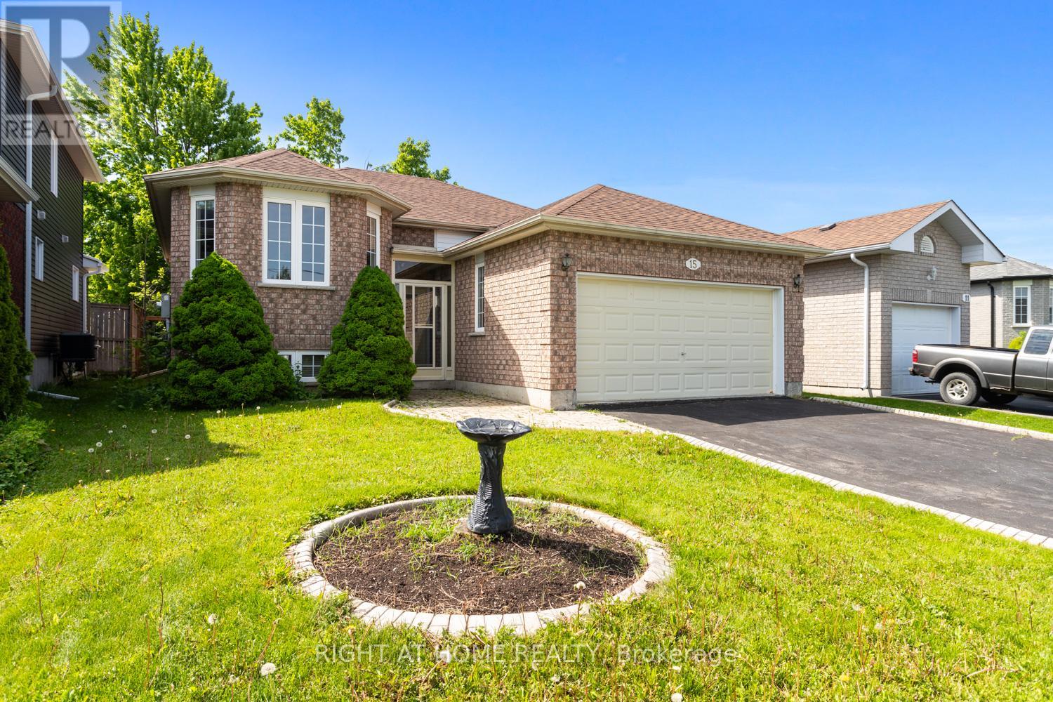15 Midland Drive, Kawartha Lakes (Lindsay), Ontario  K9V 6B9 - Photo 37 - X12186823