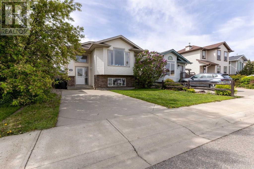 Property at 489 Squamish Lane W image 3