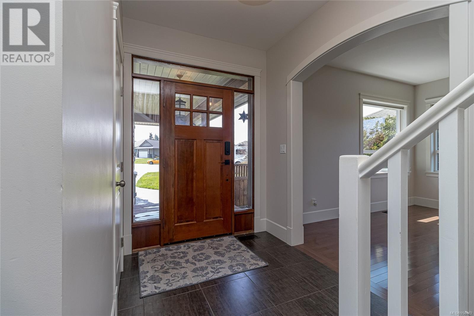 Property at 1840 Falcon Cres image 4