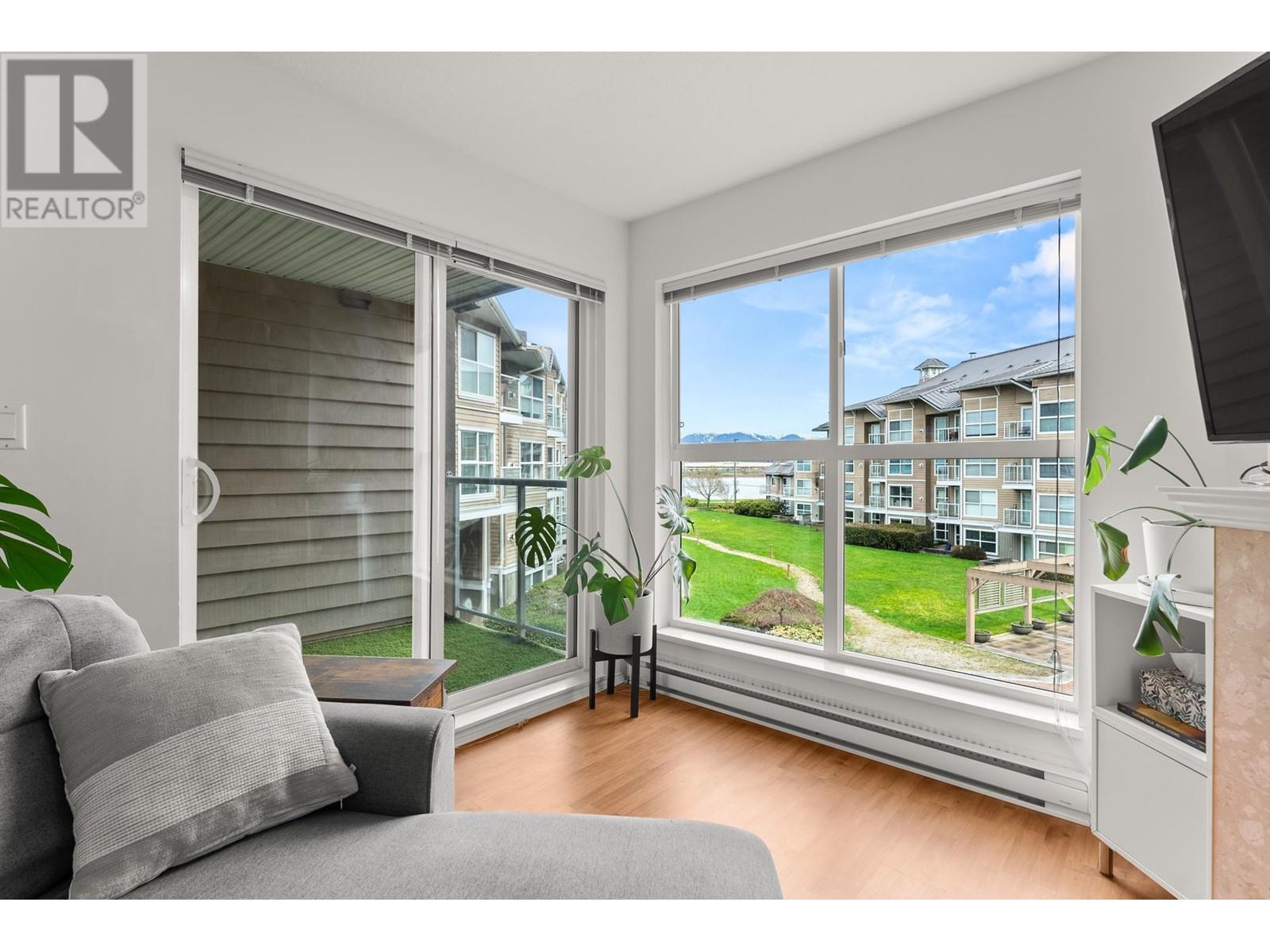 328 5880 Dover Crescent, Richmond, British Columbia  V7C 5P5 - Photo 2 - R2982804