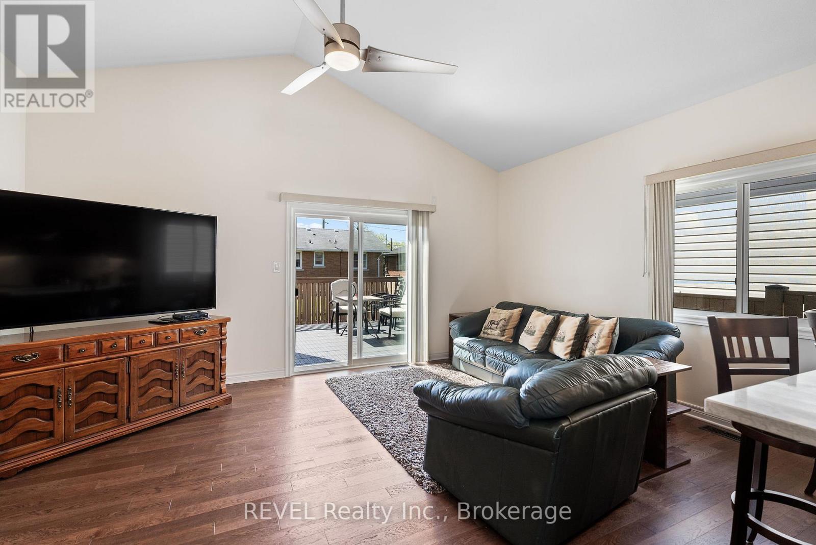 11 Berkshire Drive, St. Catharines, Ontario  L2M 0C2 - Photo 10 - X12186829