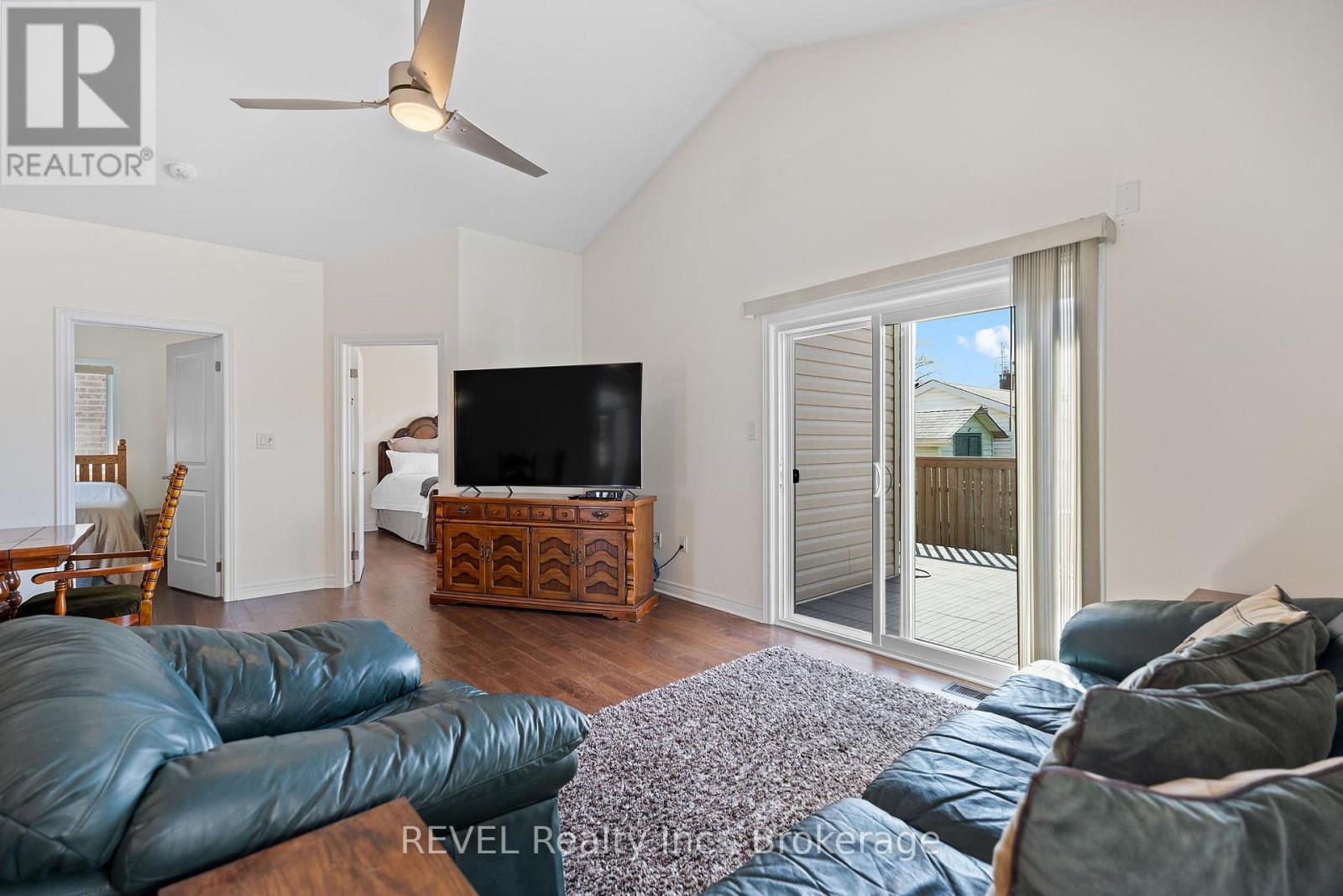 11 Berkshire Drive, St. Catharines, Ontario  L2M 0C2 - Photo 11 - X12186829