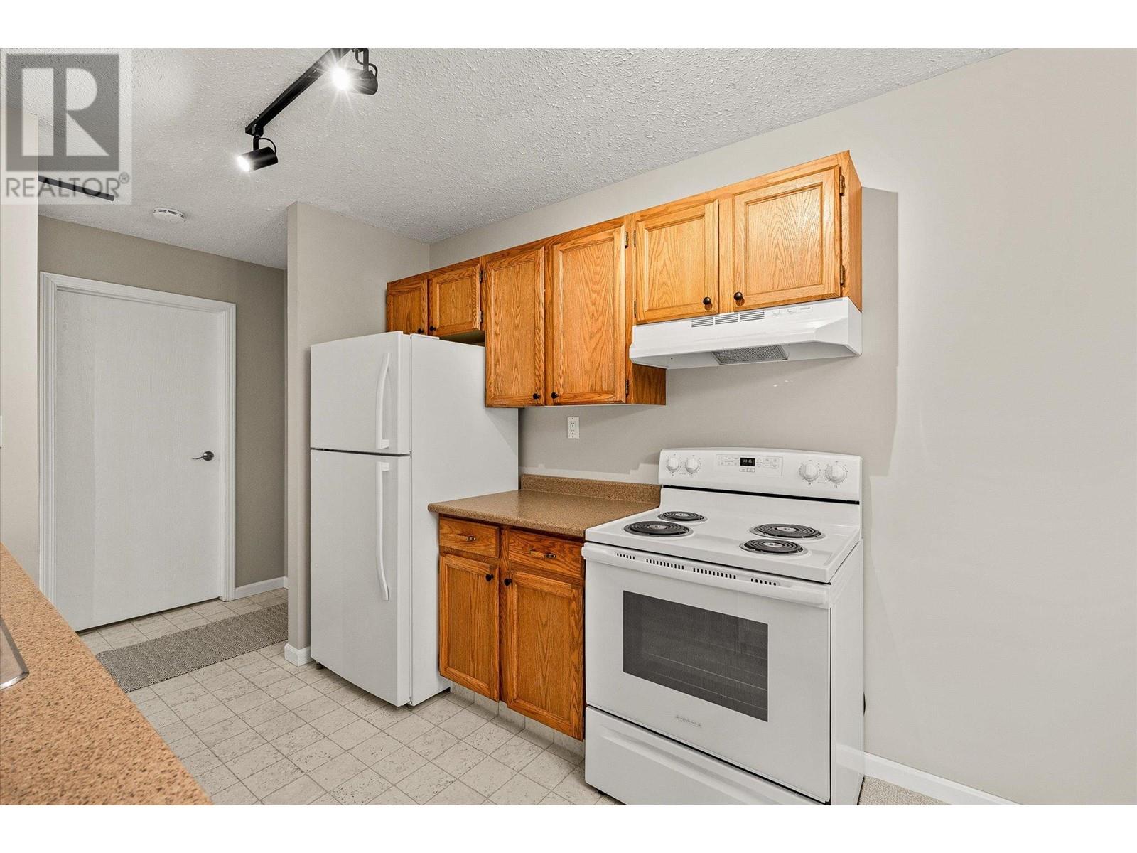 200 Gerstmar Road Unit# 10, Kelowna, British Columbia  V1X 4A7 - Photo 5 - 10347022
