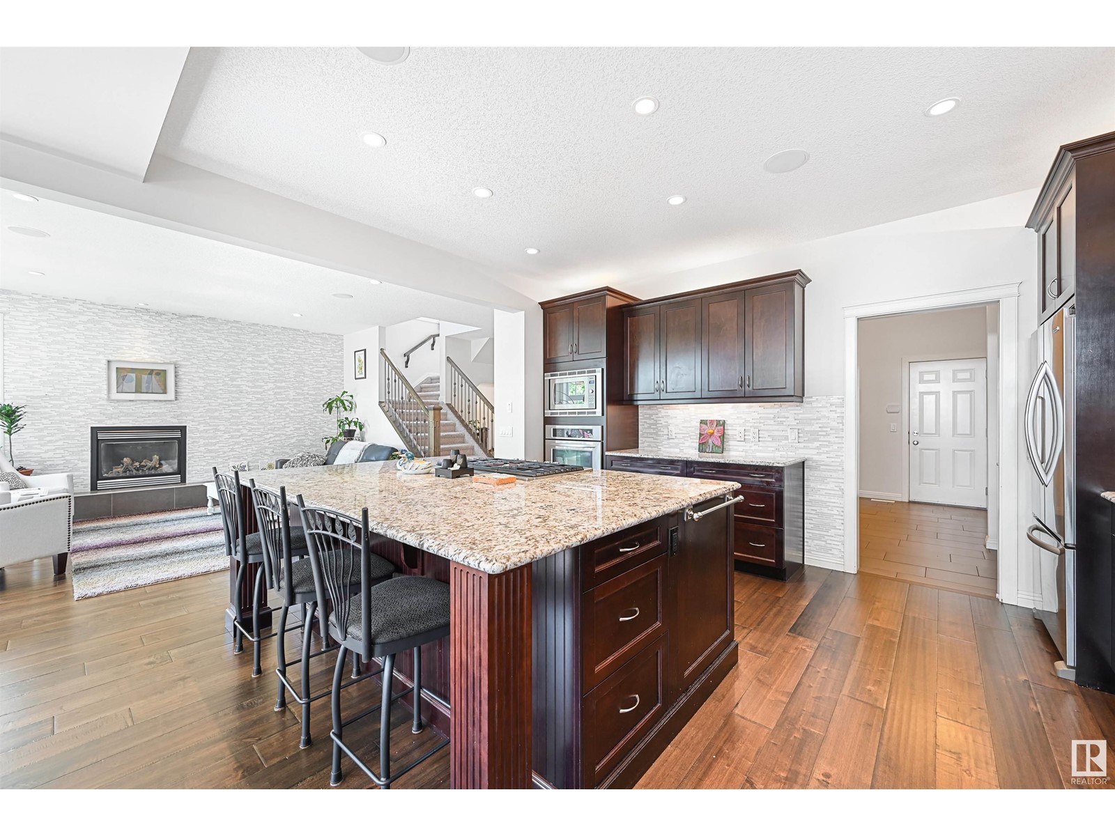 2215 Warry Lo Sw, Edmonton, Alberta  T6W 0N8 - Photo 10 - E4439468