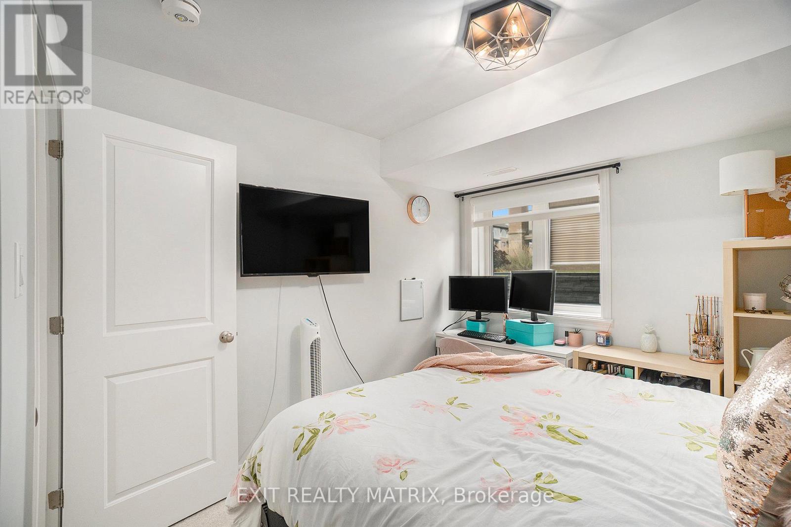 596 Compass Street, Ottawa, Ontario  K1W 0L7 - Photo 10 - X12186840