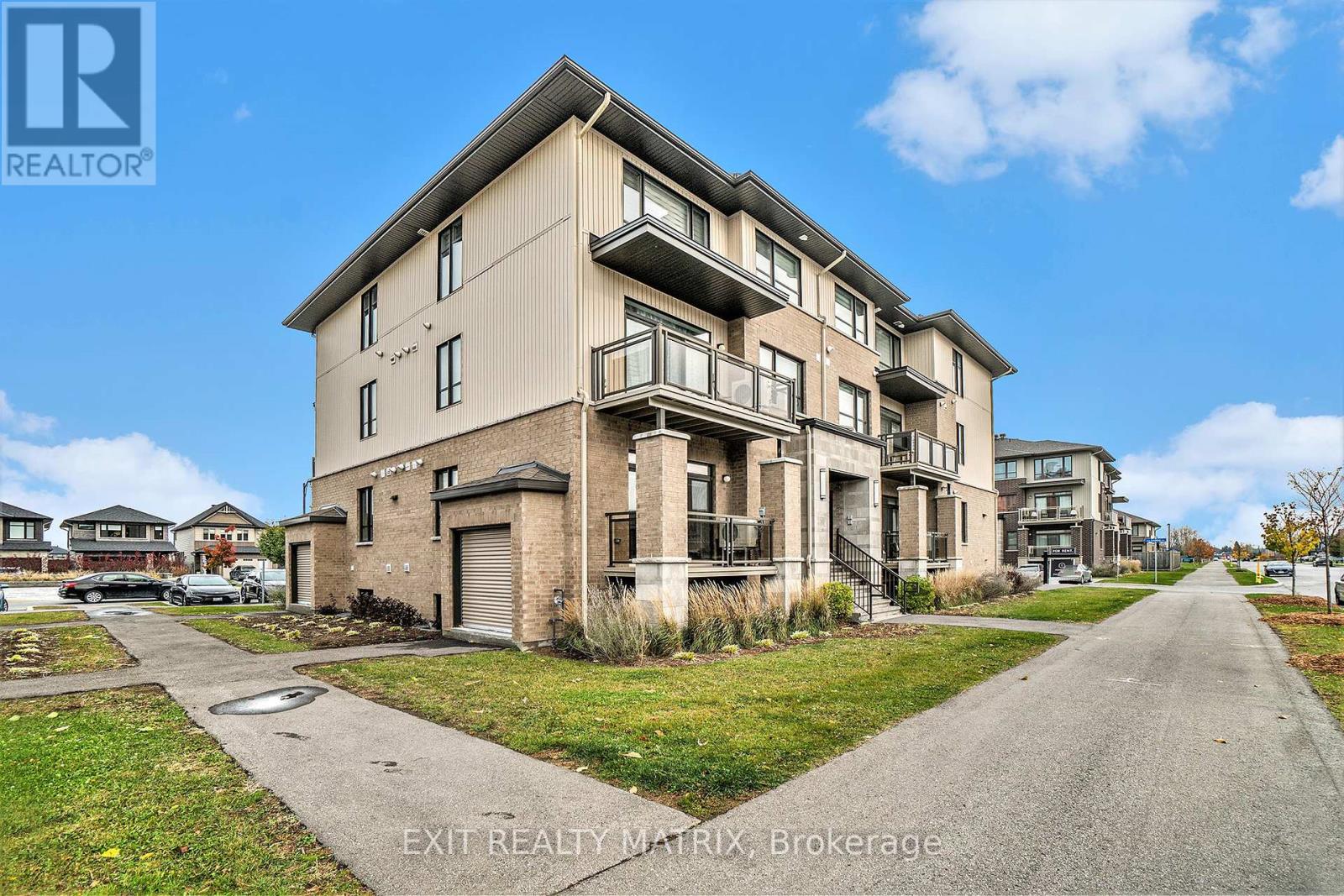 596 Compass Street, Ottawa, Ontario  K1W 0L7 - Photo 2 - X12186840