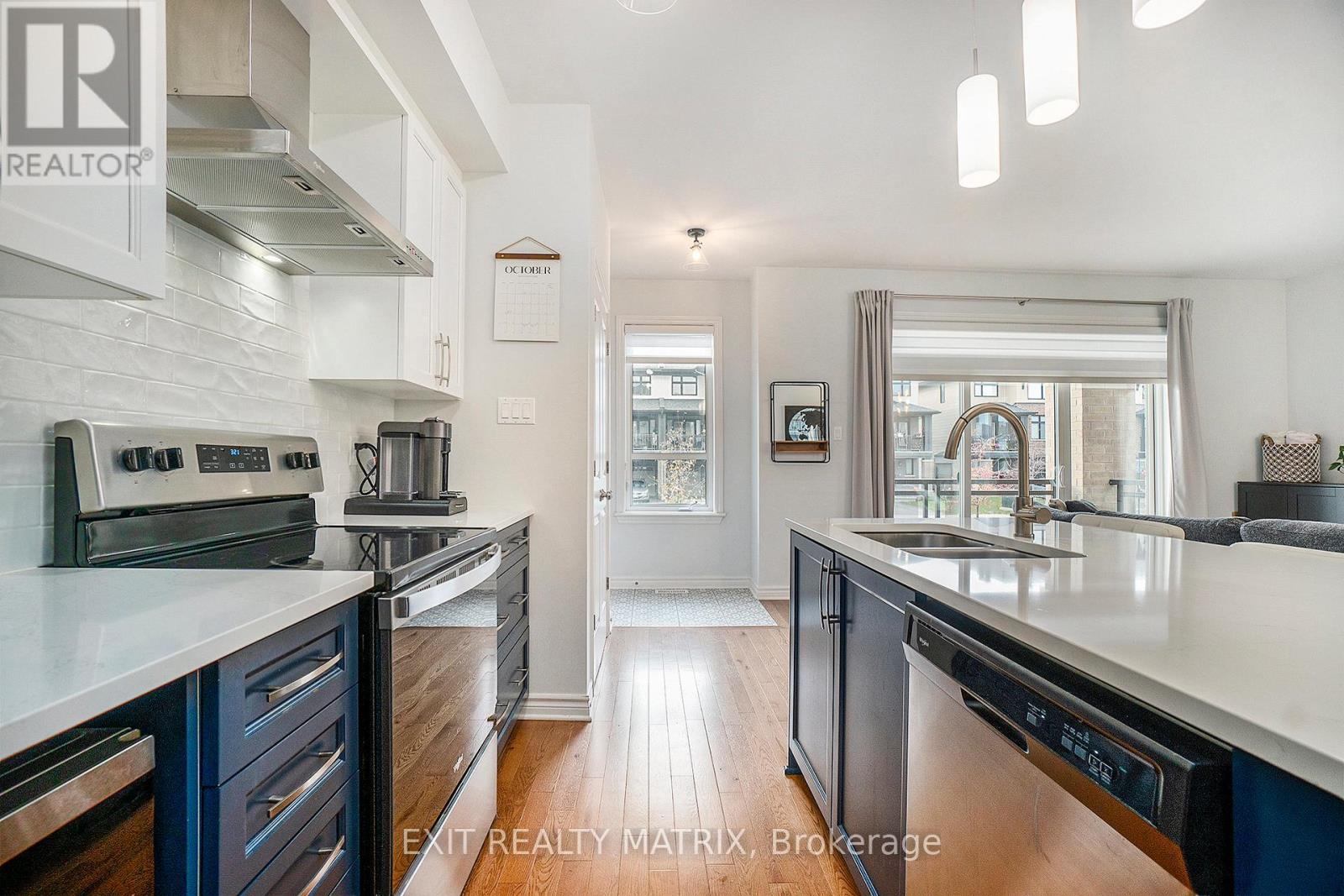 596 Compass Street, Ottawa, Ontario  K1W 0L7 - Photo 5 - X12186840